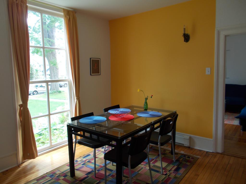 Absolute 1000 Islands Monthly Suites Gananoque Zimmer foto